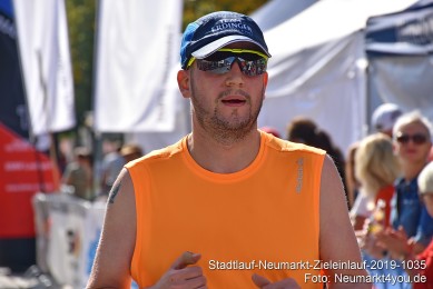 Stadtlauf-Neumarkt-Zieleinlauf-2019-1035