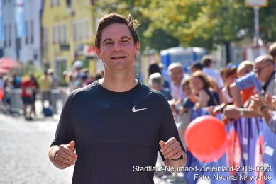 Stadtlauf-Neumarkt-Zieleinlauf-2019-0923