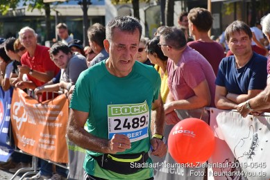 Stadtlauf-Neumarkt-Zieleinlauf-2019-0545