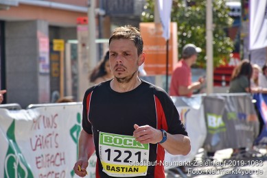 Stadtlauf-Neumarkt-Zieleinlauf-2019-1063