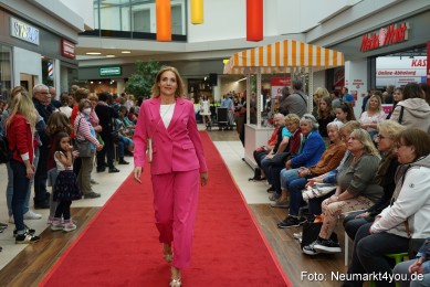 Modenschau-Neuer-Markt-Nacht-der-Sinne-2022-0067