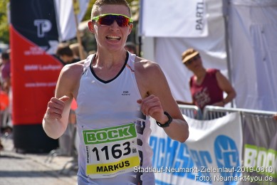 Stadtlauf-Neumarkt-Zieleinlauf-2019-0810