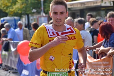 Stadtlauf-Neumarkt-Zieleinlauf-2019-0894