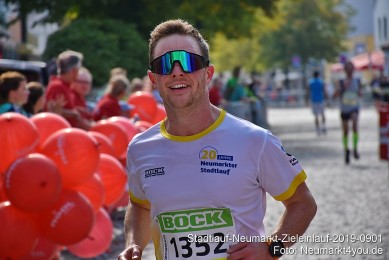 Stadtlauf-Neumarkt-Zieleinlauf-2019-0901