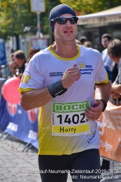 Stadtlauf-Neumarkt-Zieleinlauf-2019-0878