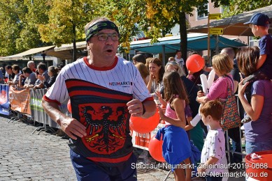 Stadtlauf-Neumarkt-Zieleinlauf-2019-0688