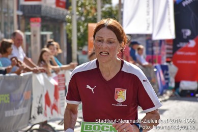 Stadtlauf-Neumarkt-Zieleinlauf-2019-1099