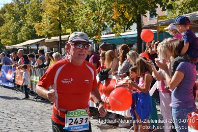 Stadtlauf-Neumarkt-Zieleinlauf-2019-0710