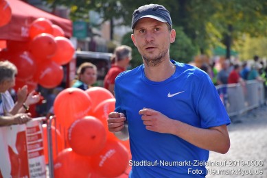 Stadtlauf-Neumarkt-Zieleinlauf-2019-0900