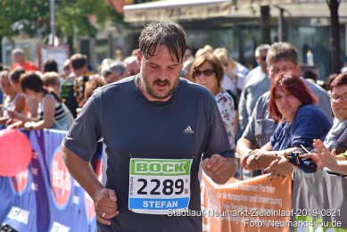 Stadtlauf-Neumarkt-Zieleinlauf-2019-0821