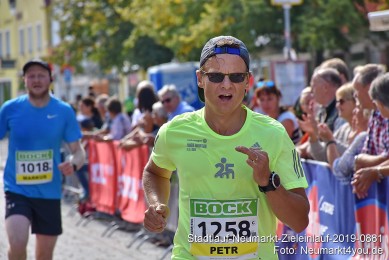 Stadtlauf-Neumarkt-Zieleinlauf-2019-0881