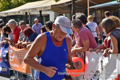 Stadtlauf-Neumarkt-Zieleinlauf-2019-0803