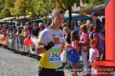 Stadtlauf-Neumarkt-Zieleinlauf-2019-0625