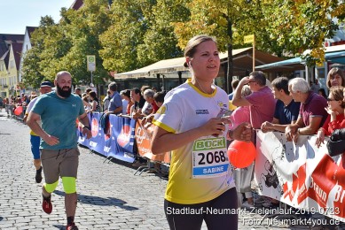 Stadtlauf-Neumarkt-Zieleinlauf-2019-0723