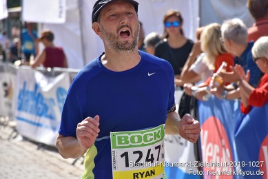 Stadtlauf-Neumarkt-Zieleinlauf-2019-1027