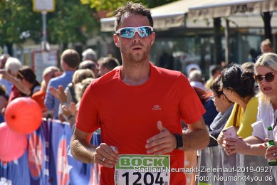 Stadtlauf-Neumarkt-Zieleinlauf-2019-0927
