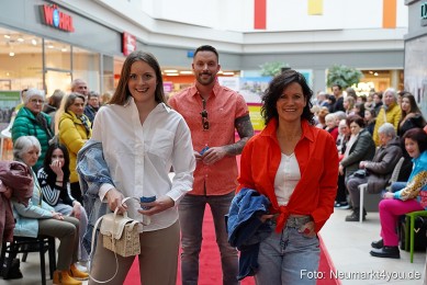 Modenschau-Fruehjahr-2023-NeuerMarkt-0010