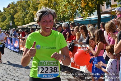 Stadtlauf-Neumarkt-Zieleinlauf-2019-0705