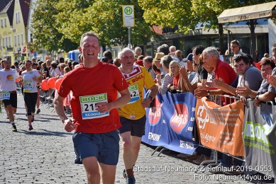 Stadtlauf-Neumarkt-Zieleinlauf-2019-0553