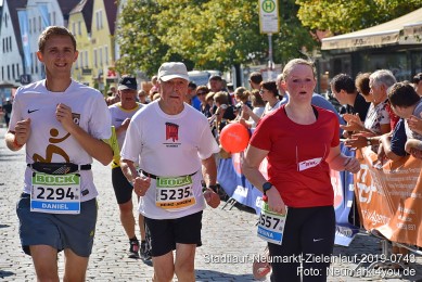 Stadtlauf-Neumarkt-Zieleinlauf-2019-0743