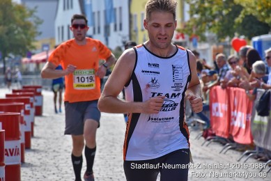 Stadtlauf-Neumarkt-Zieleinlauf-2019-0887