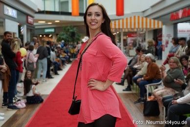 Modenschau-Neuer-Markt-Nacht-der-Sinne-2022-0084