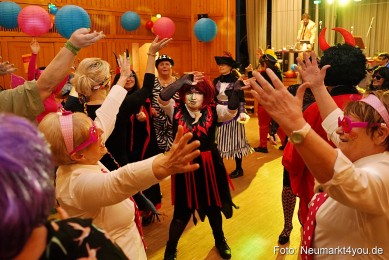 Weiberfasching-Neumarkt-2023-0094