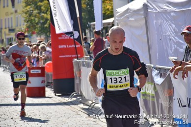 Stadtlauf-Neumarkt-Zieleinlauf-2019-1011