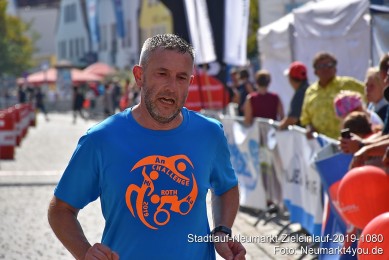 Stadtlauf-Neumarkt-Zieleinlauf-2019-1080