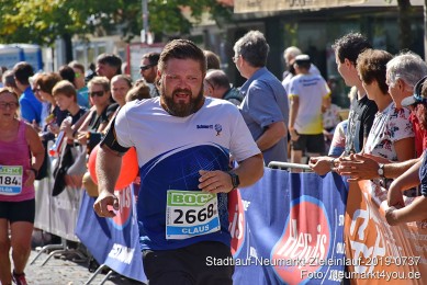 Stadtlauf-Neumarkt-Zieleinlauf-2019-0737