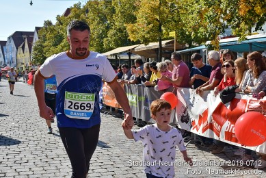 Stadtlauf-Neumarkt-Zieleinlauf-2019-0712