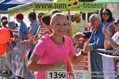 Stadtlauf-Neumarkt-Zieleinlauf-2019-1073