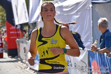 Stadtlauf-Neumarkt-Zieleinlauf-2019-1047