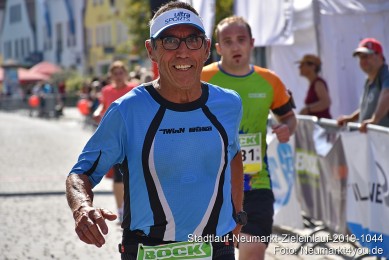 Stadtlauf-Neumarkt-Zieleinlauf-2019-1044