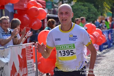 Stadtlauf-Neumarkt-Zieleinlauf-2019-0899