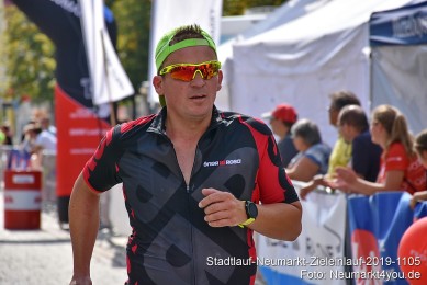 Stadtlauf-Neumarkt-Zieleinlauf-2019-1105