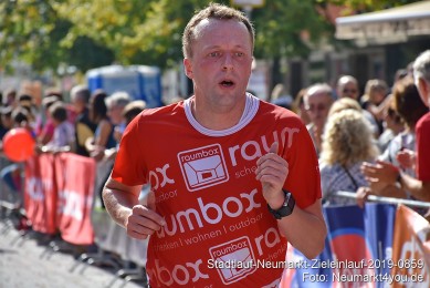 Stadtlauf-Neumarkt-Zieleinlauf-2019-0859