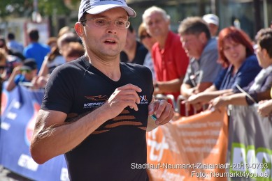 Stadtlauf-Neumarkt-Zieleinlauf-2019-0793