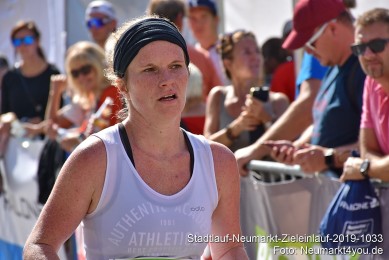 Stadtlauf-Neumarkt-Zieleinlauf-2019-1033