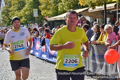 Stadtlauf-Neumarkt-Zieleinlauf-2019-0667