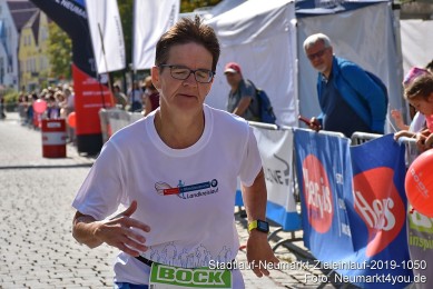 Stadtlauf-Neumarkt-Zieleinlauf-2019-1050