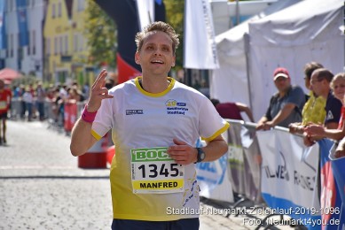 Stadtlauf-Neumarkt-Zieleinlauf-2019-1096