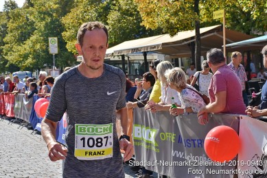 Stadtlauf-Neumarkt-Zieleinlauf-2019-0943