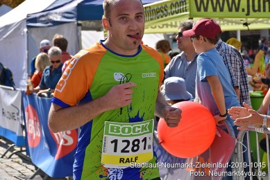 Stadtlauf-Neumarkt-Zieleinlauf-2019-1045