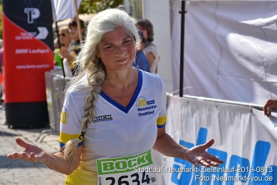 Stadtlauf-Neumarkt-Zieleinlauf-2019-0813