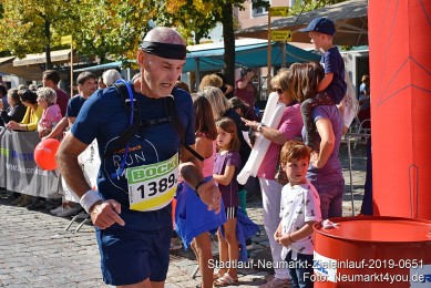 Stadtlauf-Neumarkt-Zieleinlauf-2019-0651