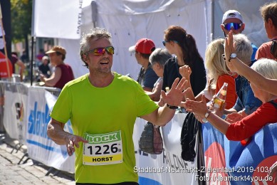 Stadtlauf-Neumarkt-Zieleinlauf-2019-1031