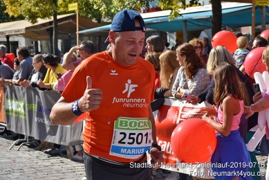 Stadtlauf-Neumarkt-Zieleinlauf-2019-0716