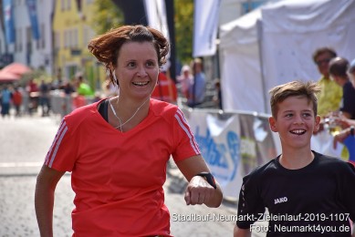 Stadtlauf-Neumarkt-Zieleinlauf-2019-1107