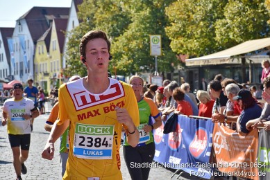 Stadtlauf-Neumarkt-Zieleinlauf-2019-0654